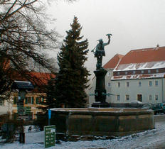 Falknerbrunnen auf dem Marktplatz