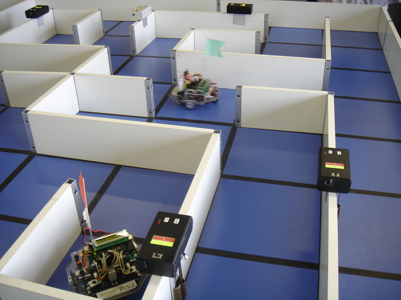 Maze robot second generation