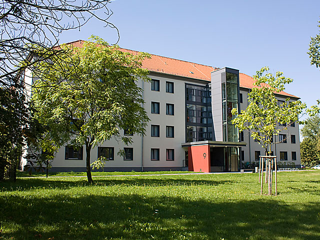 Institutgebäude am Thüringer Weg