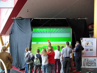 Besucher auf der SpielTec2004