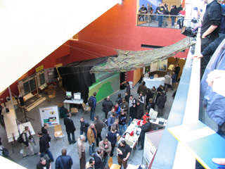 Besucher am Stand