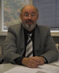 Portrait:   Prof. Dr. Eckhard Jesse