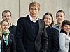 Engagierte Studenten stehen in den Startl&ouml;chern