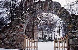 Eingang zum Komplex Schlokirche/Schlobergmuseum