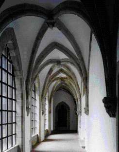 Gotischer Kreuzgang im Schloßbergmuseum