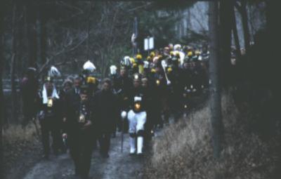 Marsch zur Waldkapelle