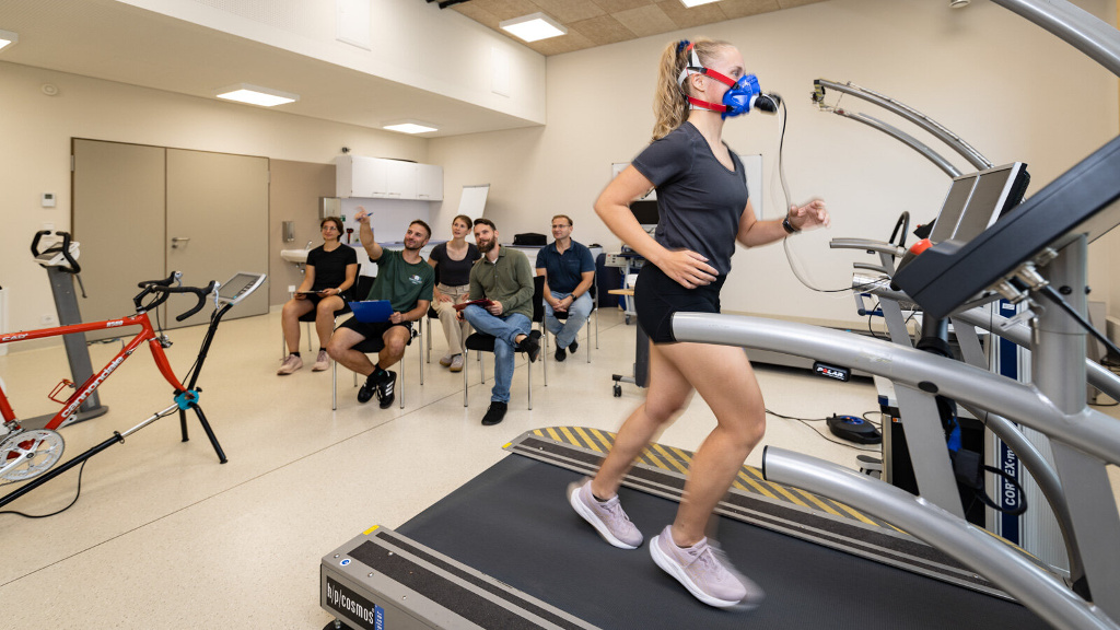 Fitnessgerät Butterfly mit Aufzeichnung von Parametern