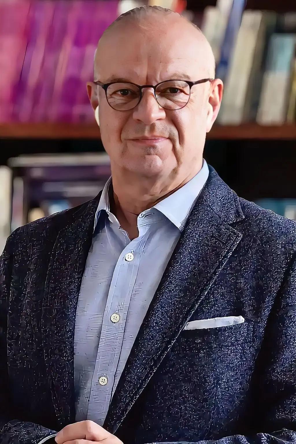 Portrait: Prof. Dr. Stephan Mühlig