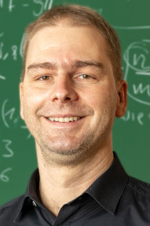 Portrait: Prof. Dr. Tino Ullrich