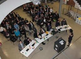 Jury und Publikum beim Finale des Innovationswettbewerbs im Projekthaus MeTeOr der TU Chemnitz
