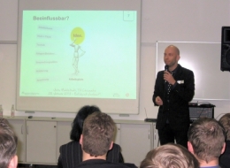 Jens Mühlstedt beim Pecha-Kucha-Vortrag