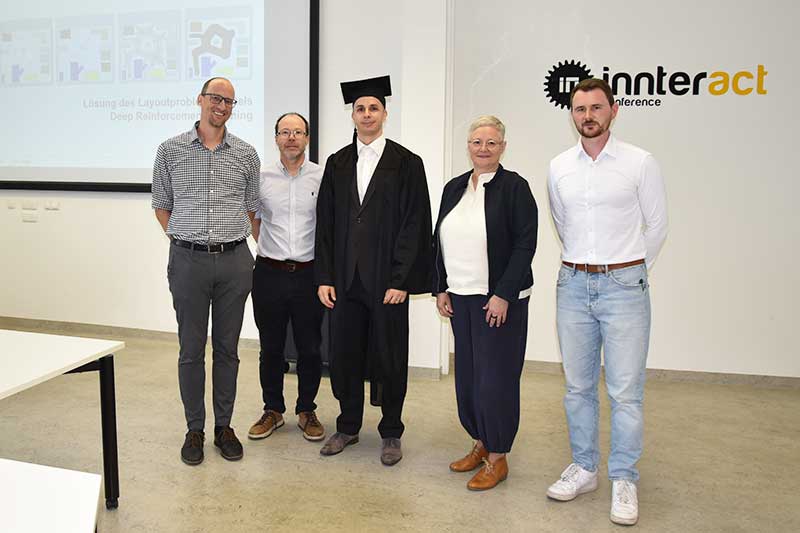 Hendrik Unger verteidigt seine Promotion an der Professur Fabrikplanung und Intralogistik.
