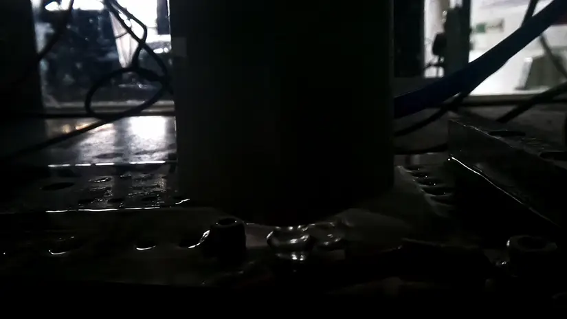 Plasmabildung bei plasmaelektrolytischem Polieren, Zeitlupenaufnahme