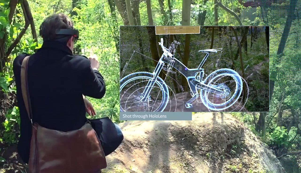 Virtuelle Techniken ermöglichen – hier mit Hilfe der Augmented-Reality-Brille HoloLens – eine lebensnahe Visualisierung von Produkten in der Umgebung, wo der Kunde sie später einsetzen möchte. Bild: prefrontal cortex GbR