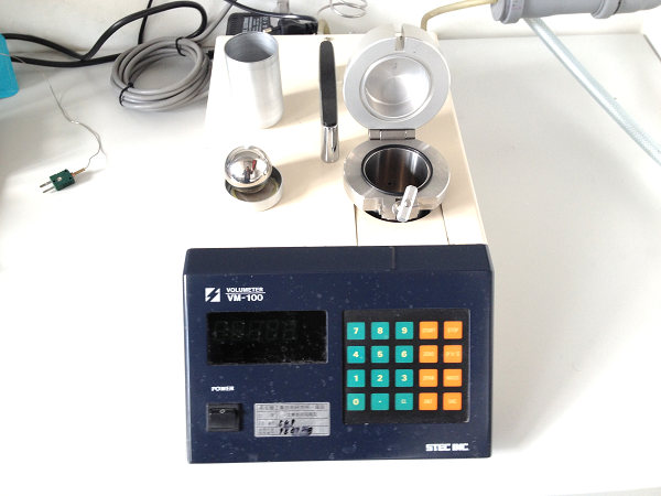 VM 100 Gas Pycnometer