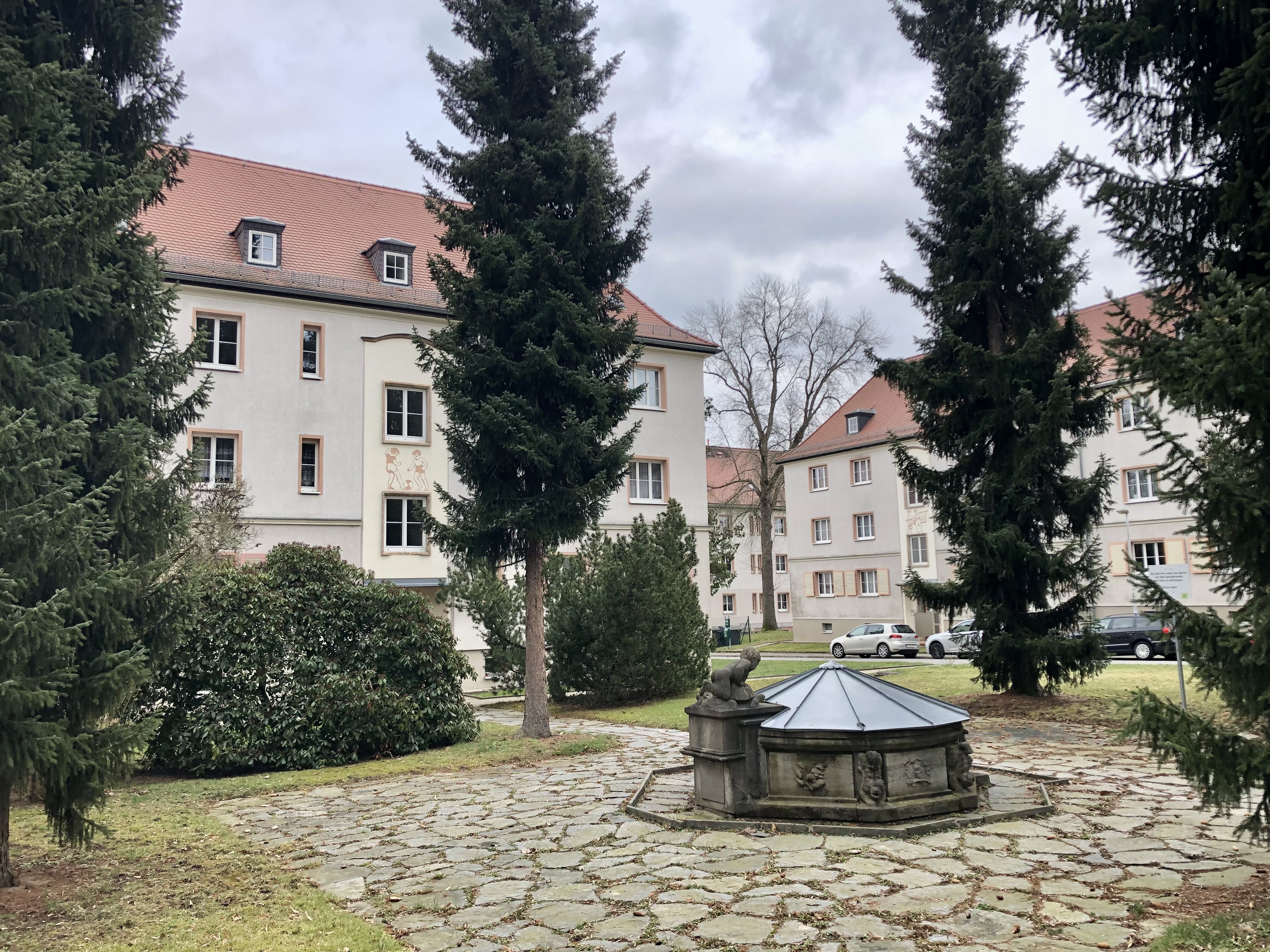 Wanderer-Siedlung Schönau mit historischem Brunnen