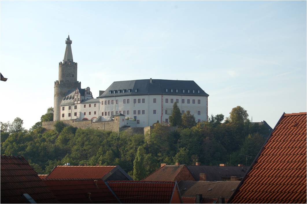 eine Festung auf einer Anhöhe