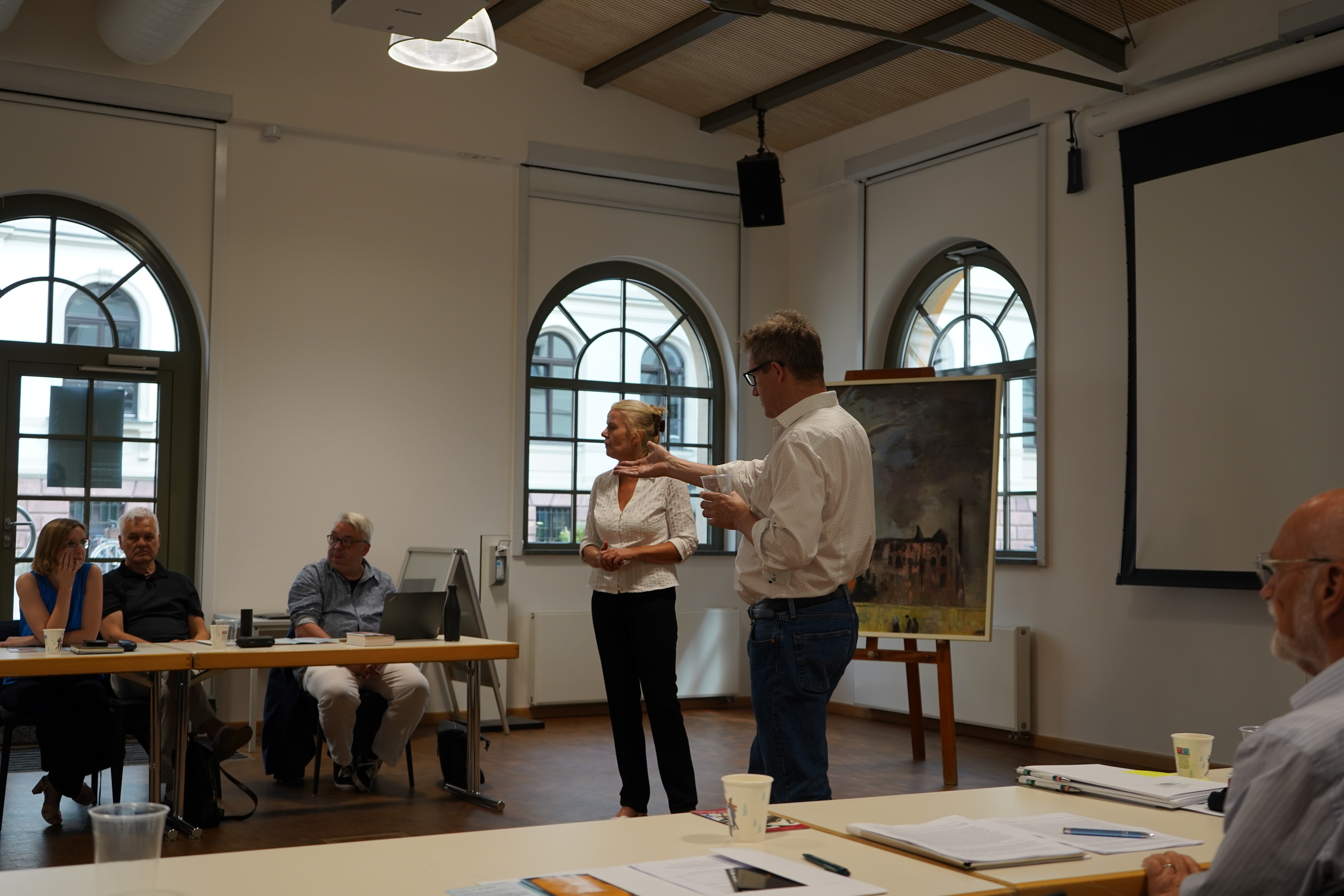 Professor Stefan Garsztecki, moderiert von Professorin Bernadette Malinowski, im Gespräch mit dem Publikum