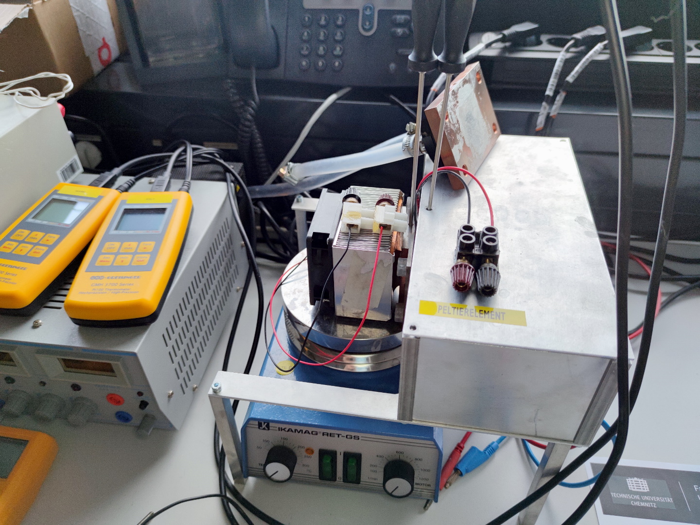 Versuchsaufbau Thermoelektrische Effekte