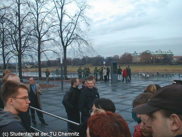 640x480/small_b30.jpg