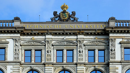 Sächsisches Wappen auf dem Hauptgebäude der TU Chemnitz