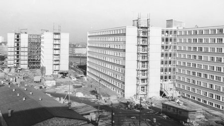 Blick auf die Internate an der Reichenhainer Str. 35/37 und 39/41 kurz vor der Fertigstellung.