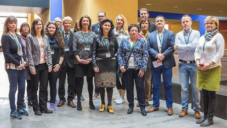 Gruppenfoto mit Gästen aus Tschechien und Polen in der Orangerie der TU Chemnitz.