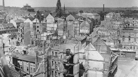 Zerstörte Gebäude in Chemnitz nach dem Bombenangriff vom 5. März 1945