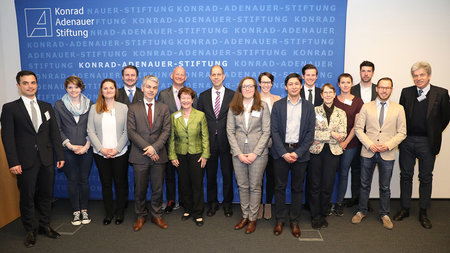 Gruppenfoto der Doktoranden und Doktorandinnen des neuen Promotionskollegs