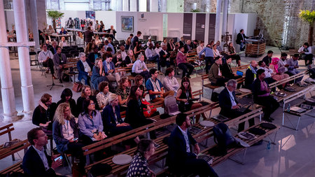 Blick in den Konferenzbereich in der Hartmannhalle