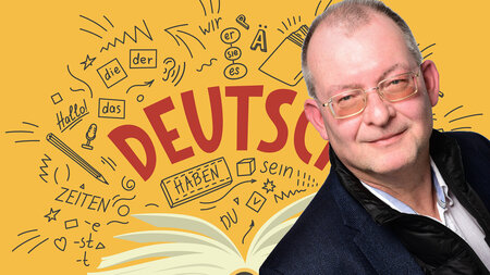 Porträt eines Mannes vor einer bunten Grafik.