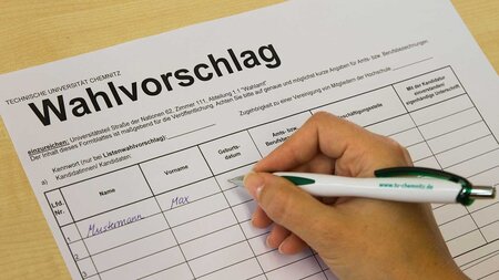 Stift auf einem Wahlzettel