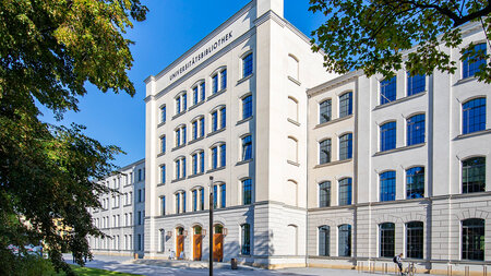 Fassadenansicht eines historischen Gebäudes.