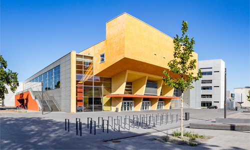 Blick aufs Zentrale Hörsaalgebäude