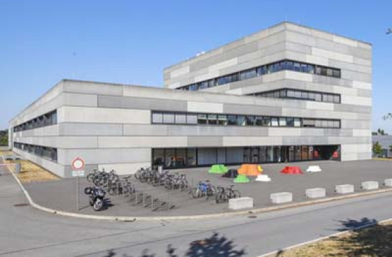Campus der TUC, Physikgebäude