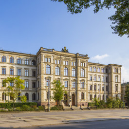 Hauptgebäude der TU Chemnitz, der Böttcherbau.