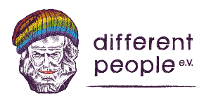 Logo: Marx-Kopf mit Regenbogen-Strickmütze