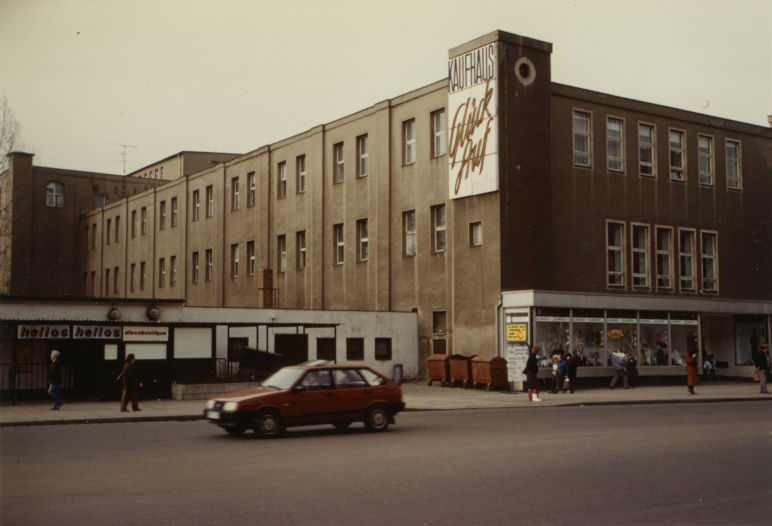 Dorothea Kempt - Wismut-Kaufhaus (HO)