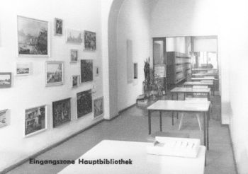 Foto: Die Eingangszone der Zentralbibliothek 1965 © Universitätsarchiv
