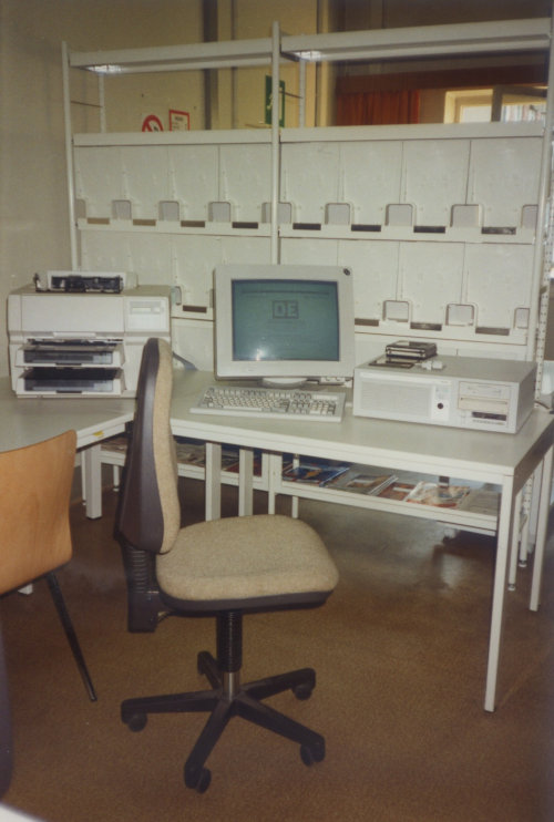 Photo: The first computer at the Patent Information Center 1994 © Patent Information Center