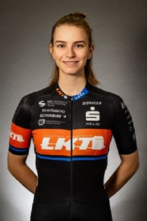 Pia Grünewald im Portrait (Fotograf: Arne Mill)