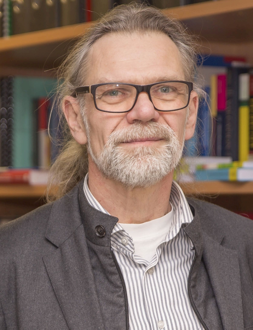 Portrait: Prof. Dr. Michael Hinz