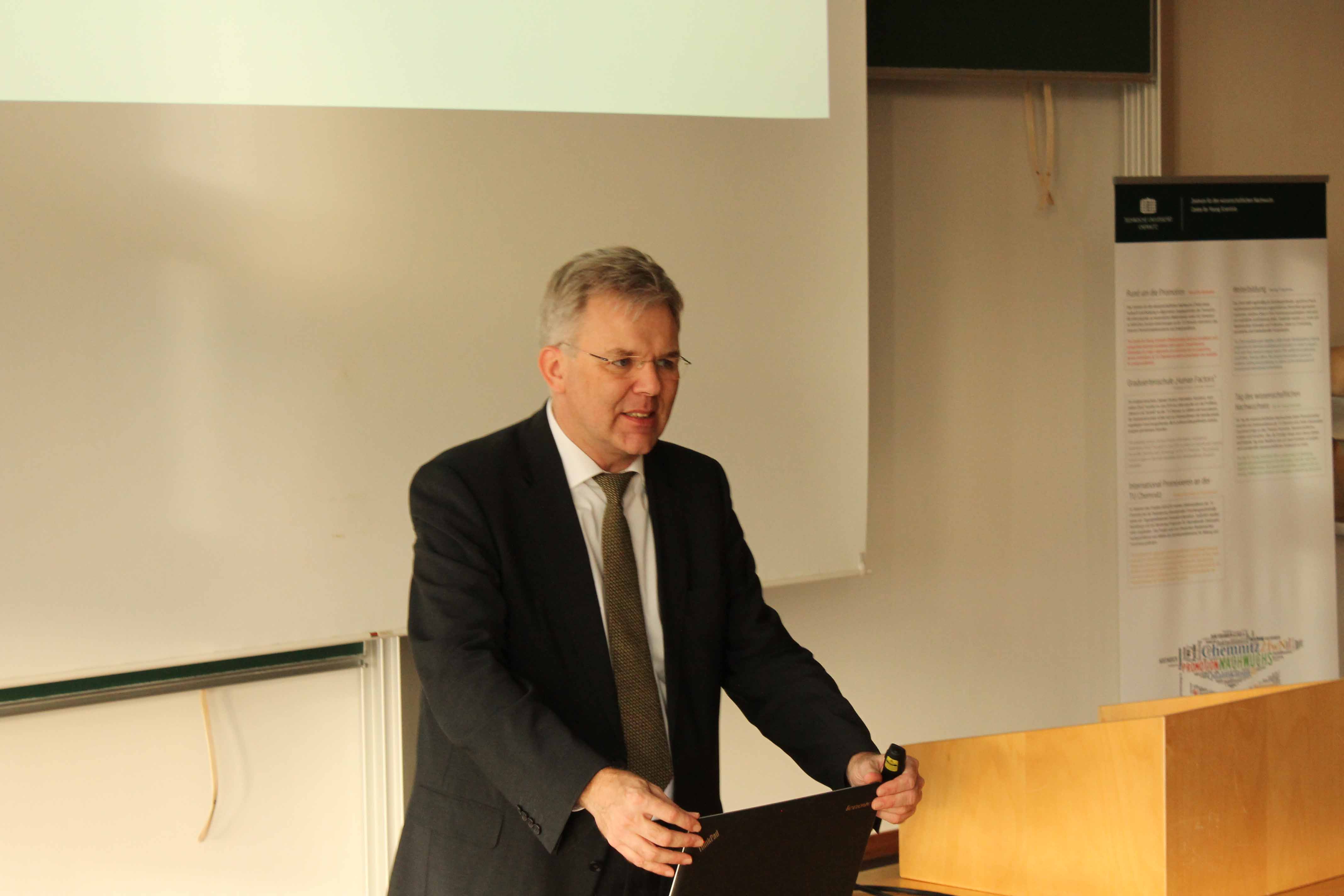 Presentation of the doctoral process: Prof. Dr. Jörn Ihlemann